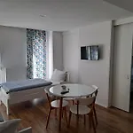 Διαμέρισμα Flower With Free Onsite Parking Μόσταρ