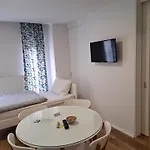 Διαμέρισμα Flower With Free Onsite Parking *