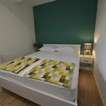Flower With Free Onsite Parking Διαμέρισμα *