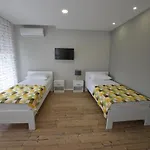 Flower With Free Onsite Parking * Μόσταρ