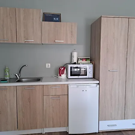 Flower With Free Onsite Parking Apartment Mostar