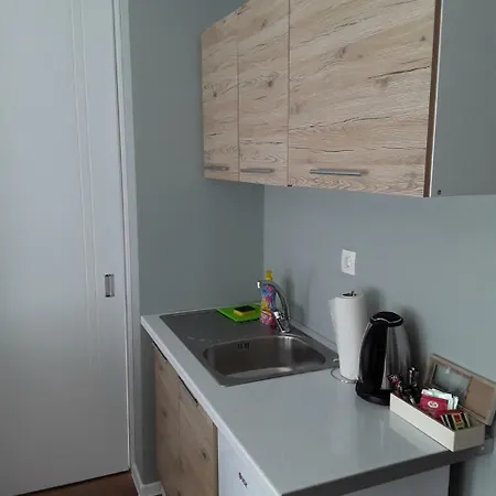 Flower With Free Onsite Parking Apartment Mostar