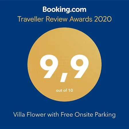 Flower With Free Onsite Parking *