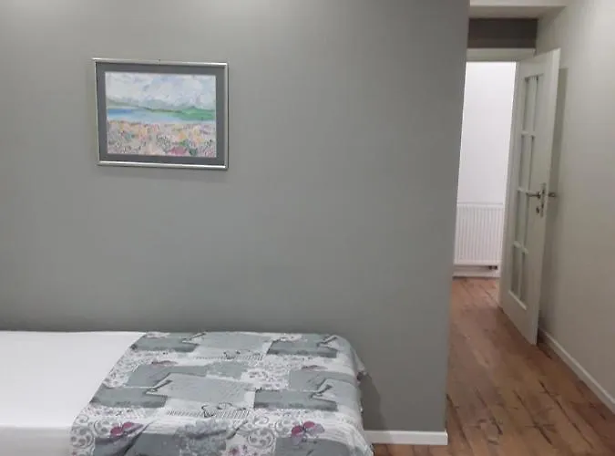 Flower With Free Onsite Parking Apartman