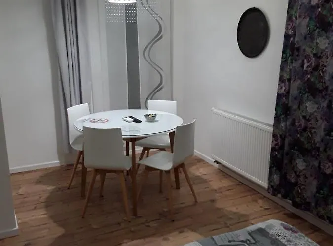 Flower With Free Onsite Parking * Mostar