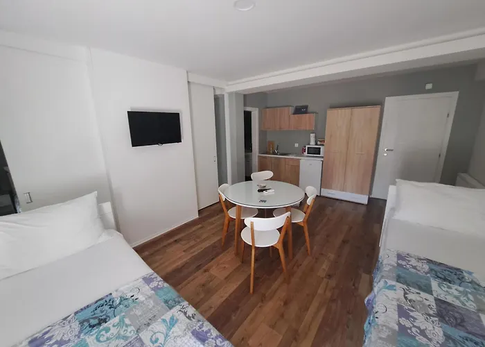 Flower With Free Onsite Parking Apartman *