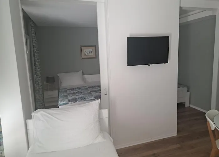 Flower With Free Onsite Parking