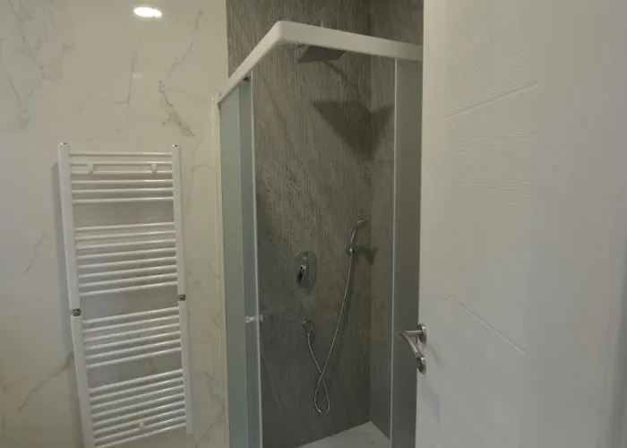 Flower With Free Onsite Parking * Mostar