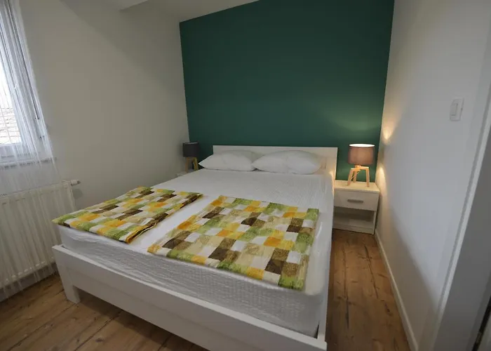 Flower With Free Onsite Parking Apartman *